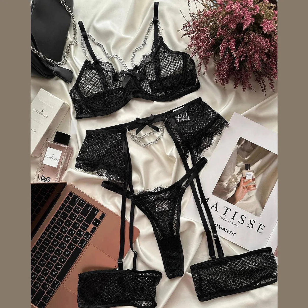 Elara Lace Underwire Bra and Thong Set